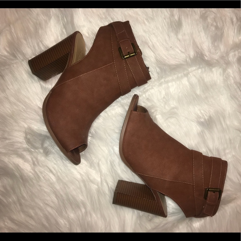 Peep toe bootie-heels